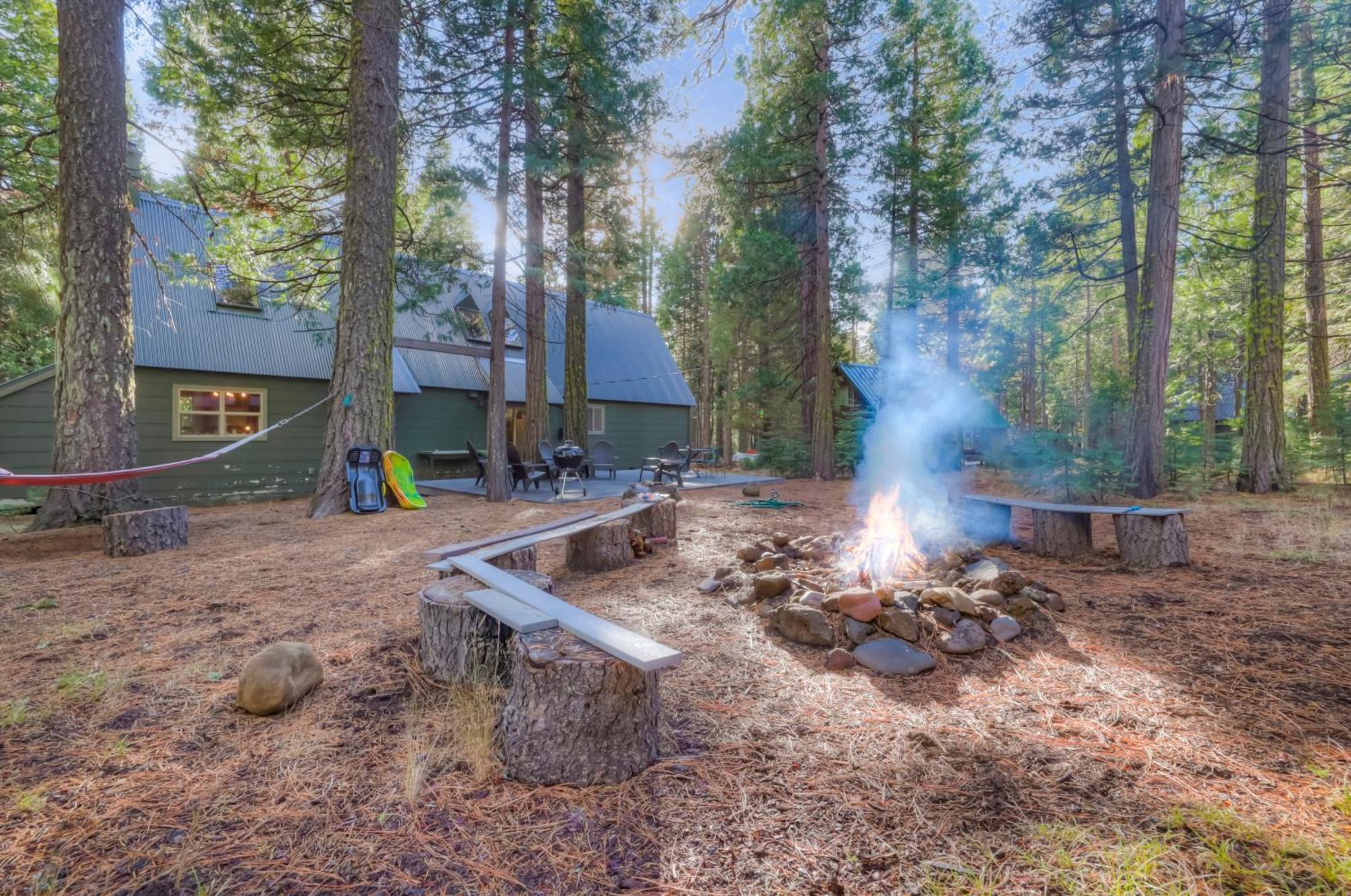Spacious Classic Retreat- Near Lassen *
